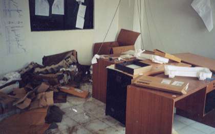 /personal/pindo_deli/office_after_fire.jpg